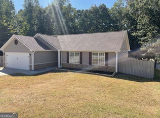 180 Creekside Dr, Grantville, GA 30220