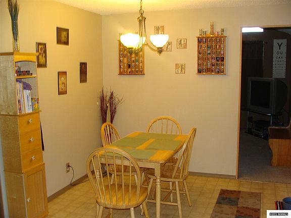 4th image of 942 Crestline Ct