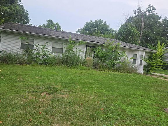 3rd image of 25 S Meadow Dr