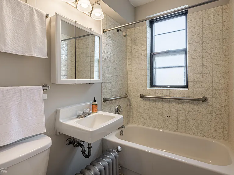 7301 N. Sheridan — Photo 12