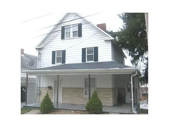 921 Charles Ave photo 1