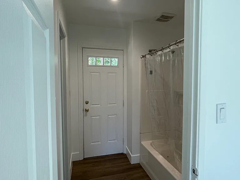 2863 Grand Ave — Photo 11
