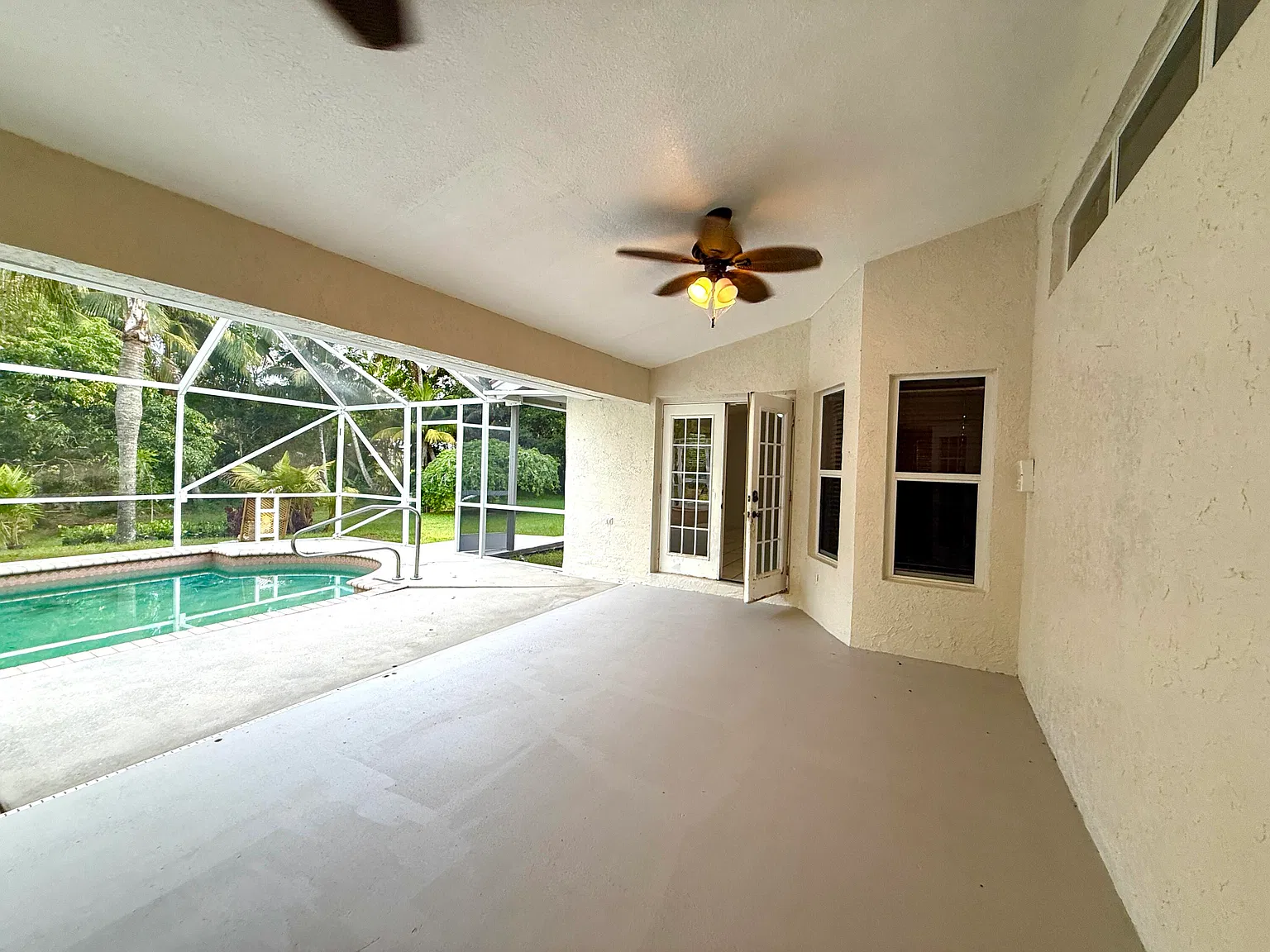 6 bed, 3.0 bath, 2346 sqft, $6,000 — Photo 2