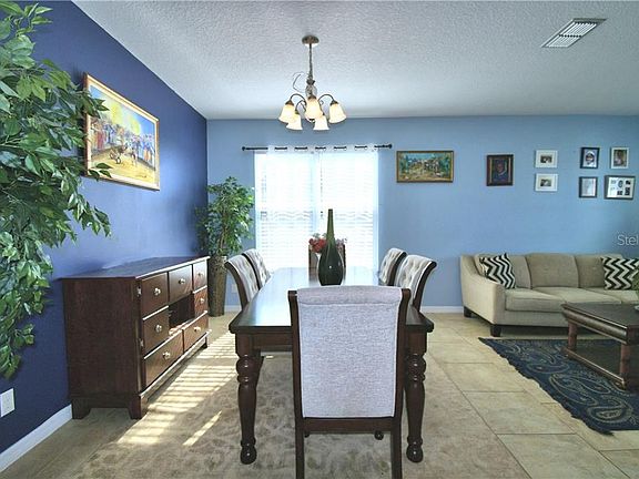 3rd image of 1027 Galway Blvd