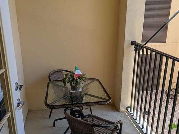 5th image of 100 4TH AVENUE S #207