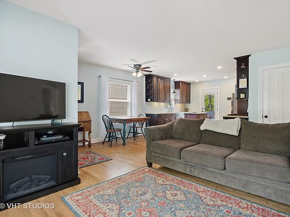 5th image of 522 S Lombard Ave