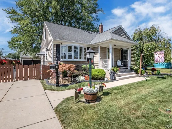 102 Glenhurst Rd, Tonawanda, NY 14150