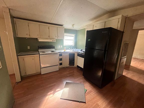 5th image of 2950 Davis Rd