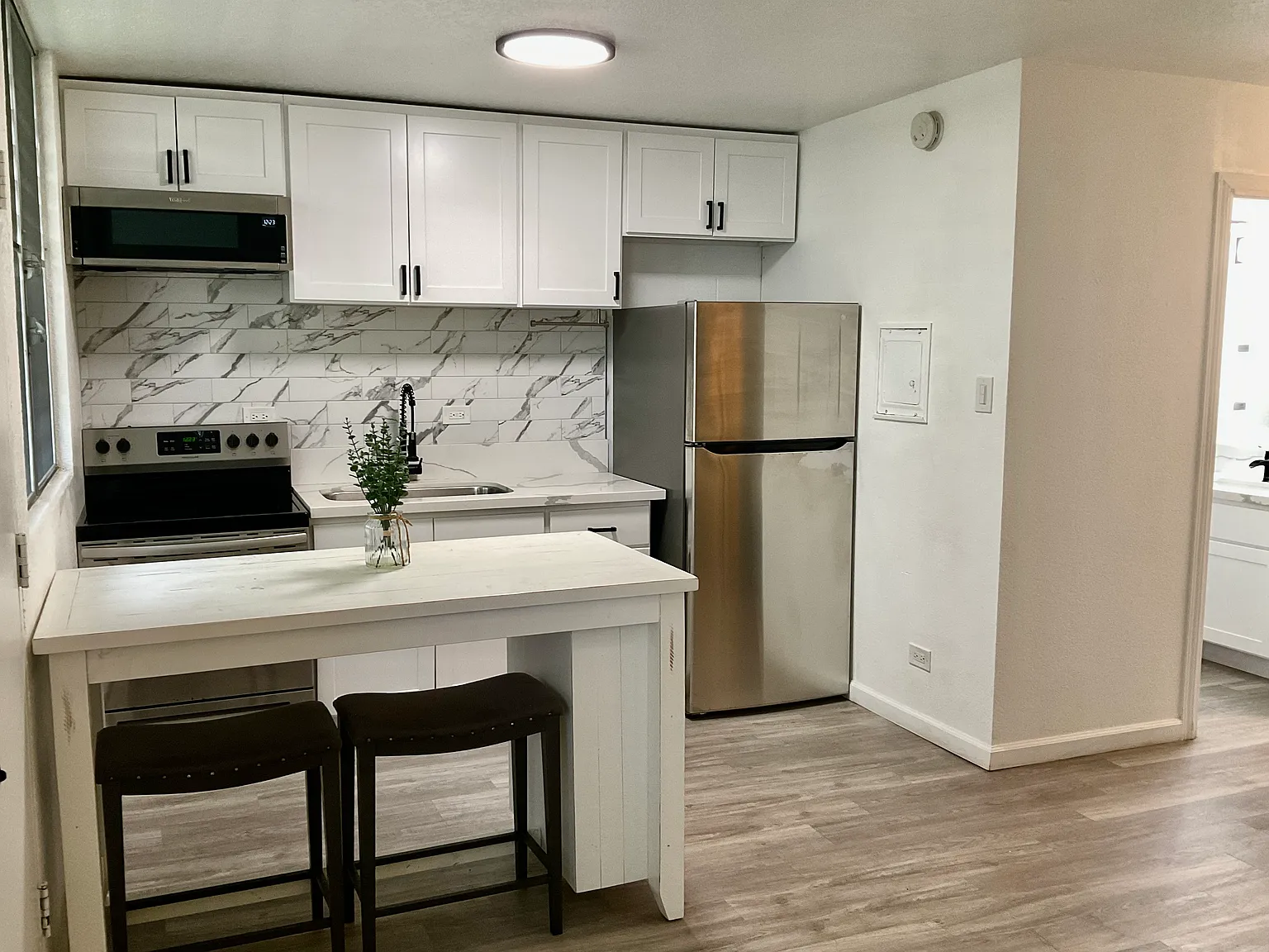 2 bed, 563 sqft, $2,600 — Photo 3