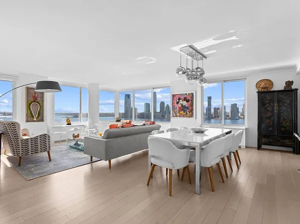 212 Warren St APT 20A, New York, NY 10282