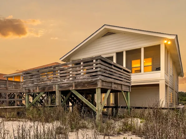 760 Springs Ave, Pawleys Island, SC 29585