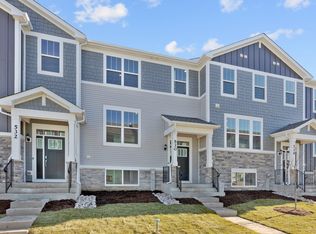 530 Wolverine Dr, Aurora, IL 60502