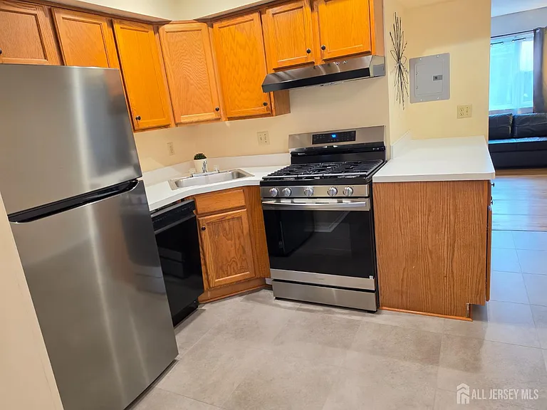 18 Judson St #1A — Photo 11