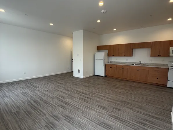 115 Main Ave, Tillamook, OR