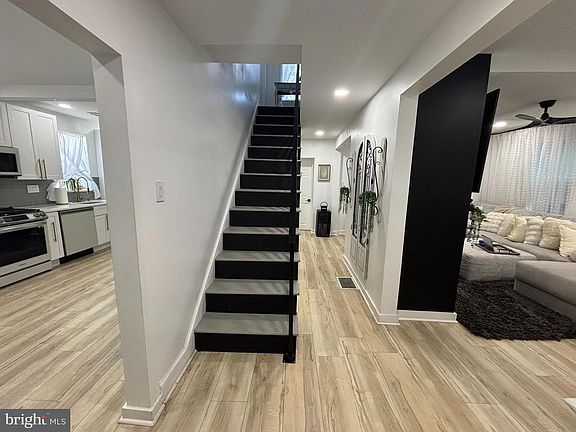 3rd image of 7768 Ditman St