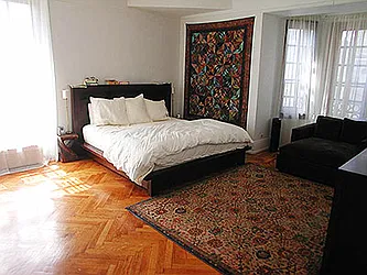 Rented by Verdi Square Realty