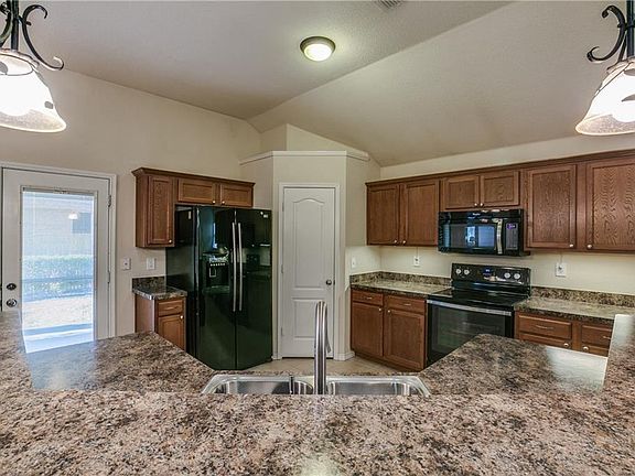 4th image of 3716 Palm Dr