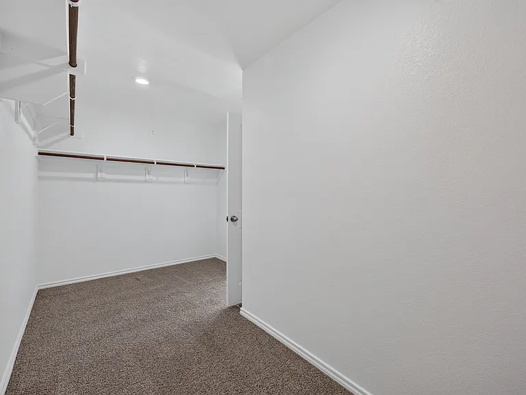 717 Sweet Pea Dr — Photo 28