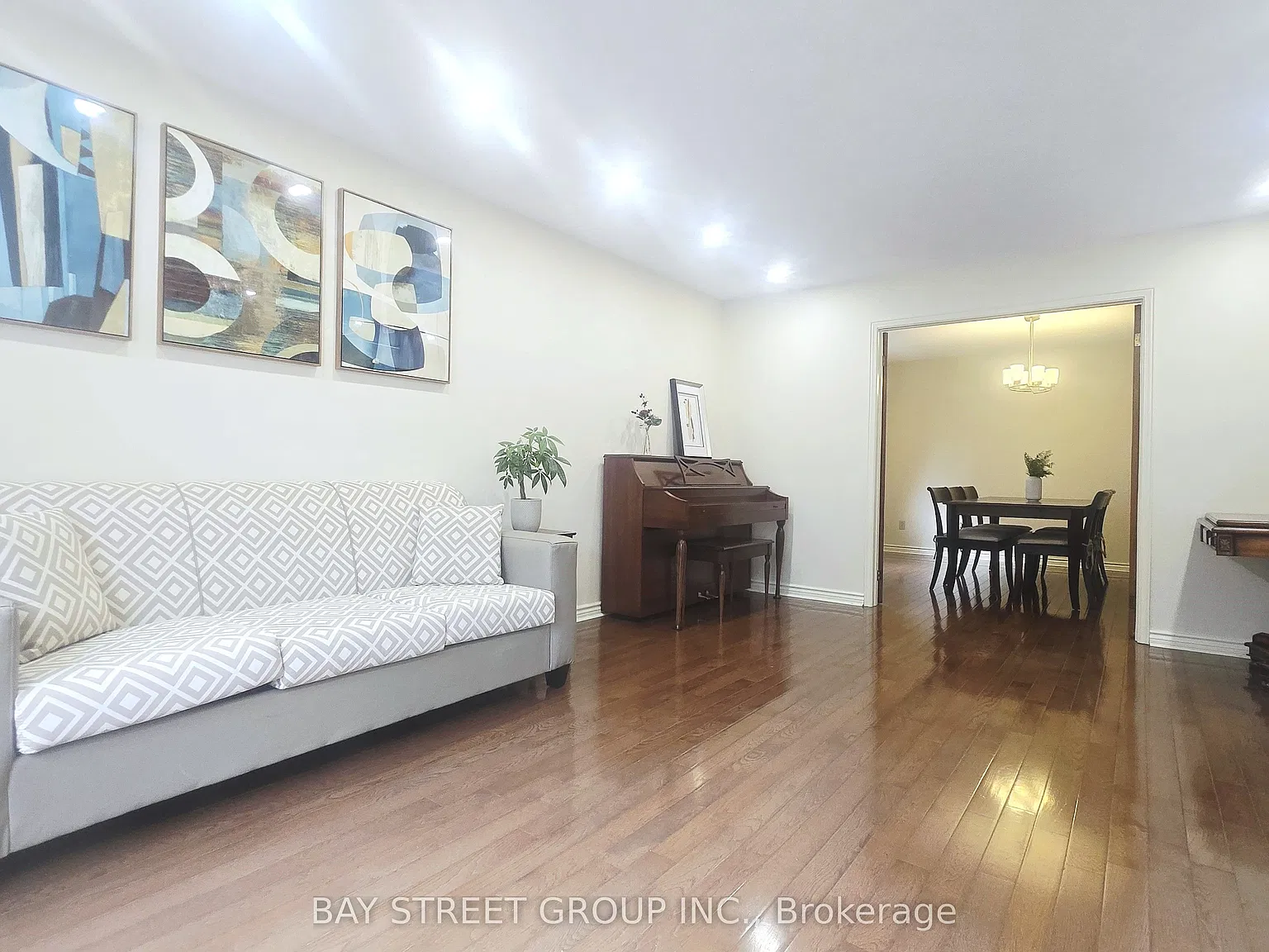 4 bed, $4,800 — Photo 3