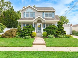 219 Leonard St, Bellmore, NY 11710