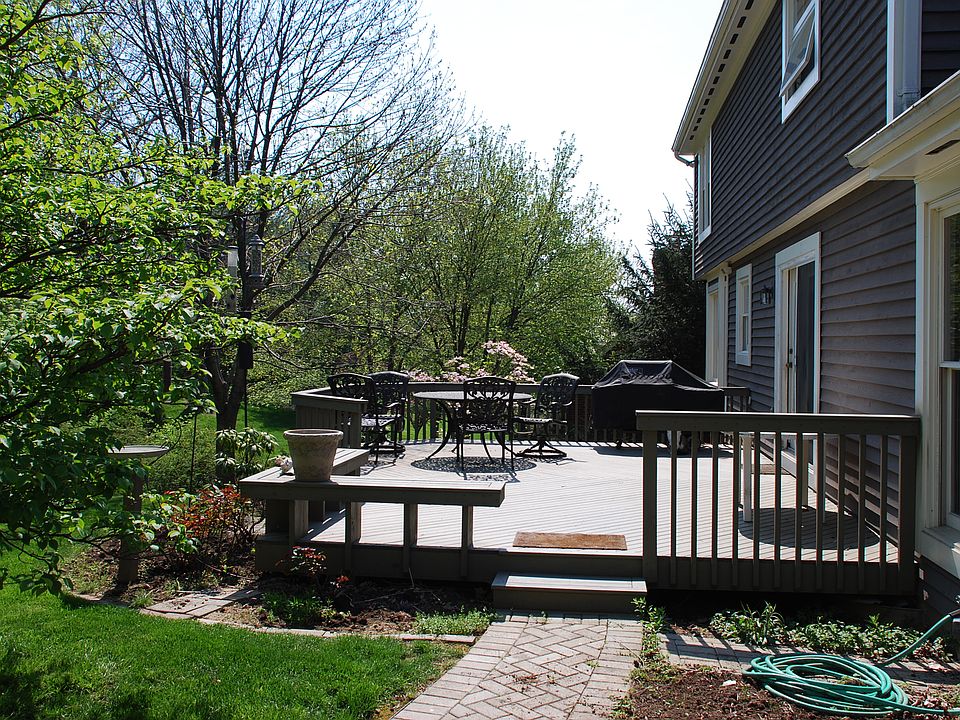 2nd image of 9879 Bennington Dr