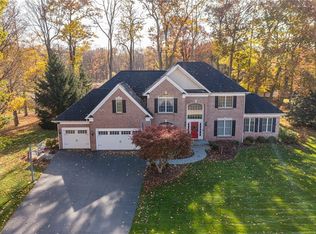 7 Loch Loyal Ct, Penfield, NY 14526