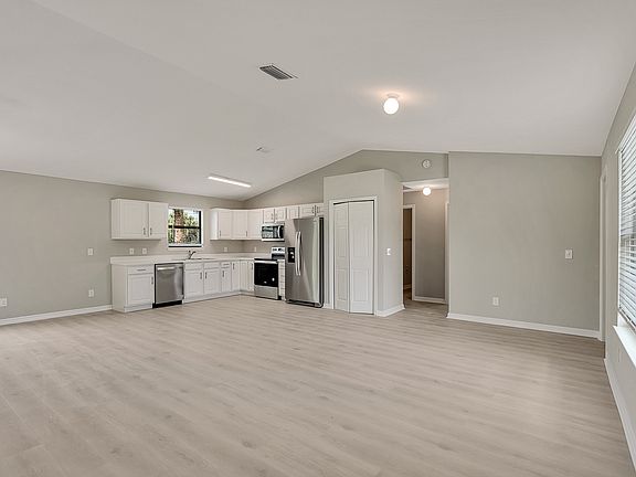 4th image of 2905 30th St W