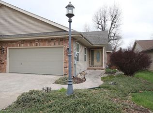 3202 Leverett Ct, Alton, IL 62002