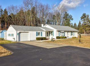 1055 N Miller Rd, Saginaw, MI 48609