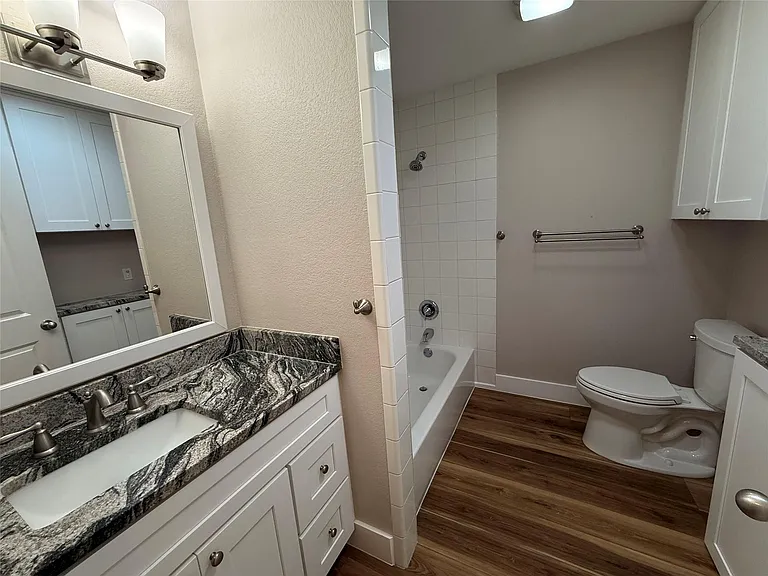 11101 Elm St — Photo 12