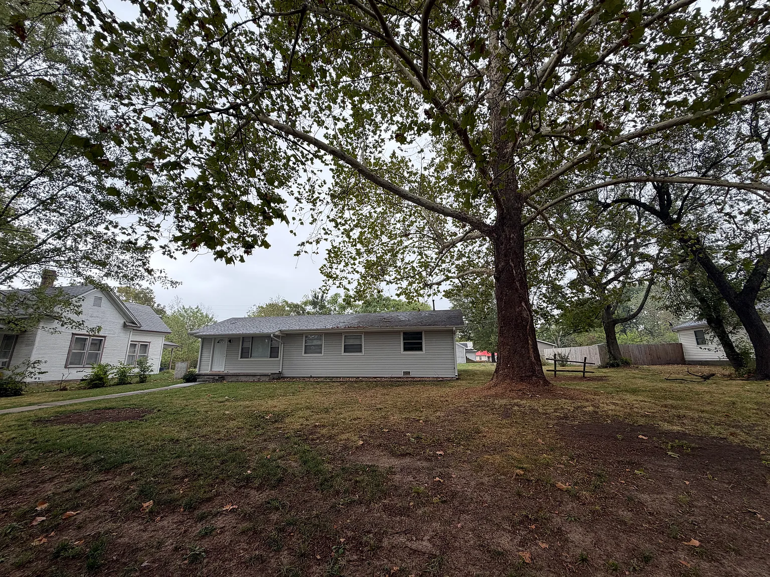 4 bed, $1,650 — Photo 1