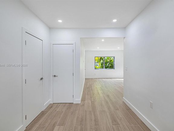 4th image of 1610 Michigan Ave APT 2