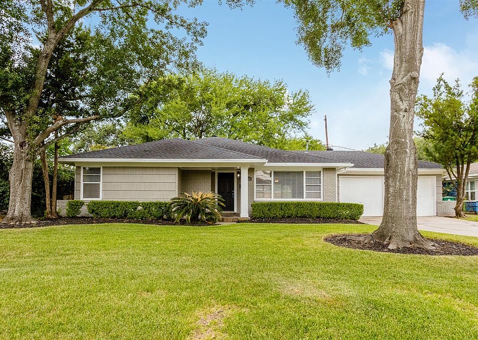 1st image of 8426 Lorrie Dr