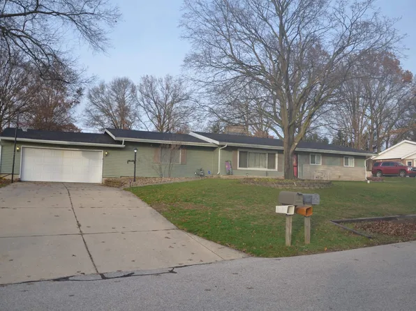19585 Rolling Acres Dr, South Bend, IN 46614