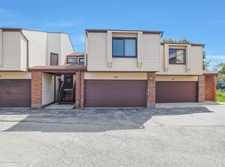 365 Juniper Tree Ct, Hoffman Estates, IL 60169