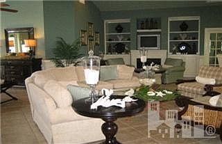 3rd image of 2801 Bloomfield Court #202