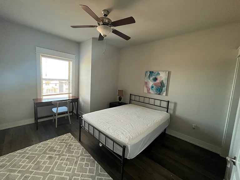 2248 W Moore Ln — Photo 2