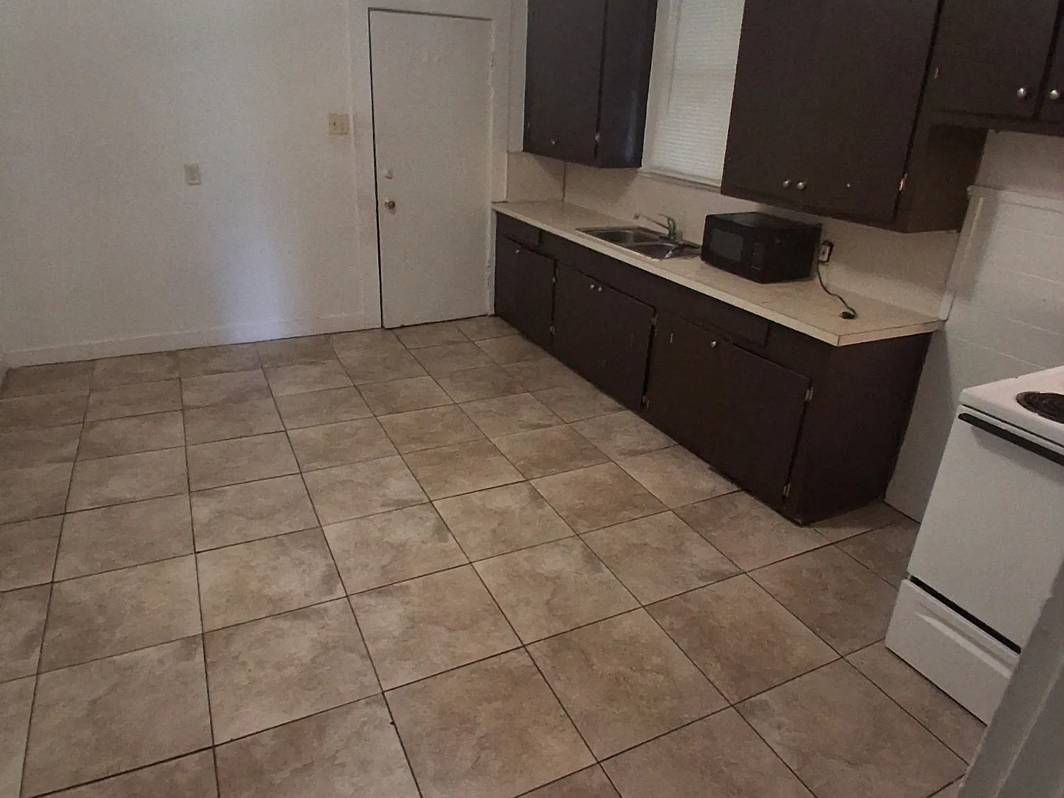 3 bed, $950 — Photo 3