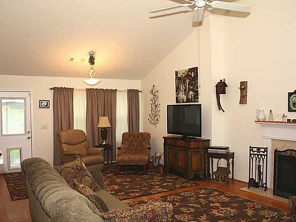 3rd image of 2755 Angel Oak Cir