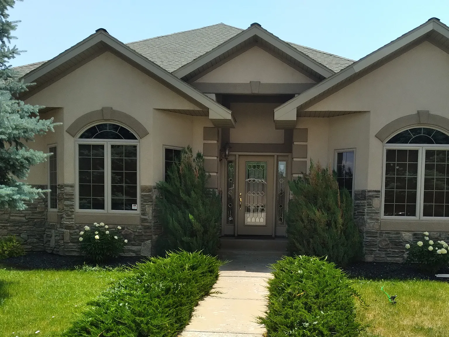 2 bed, 2165 sqft, $1,100 — Photo 1