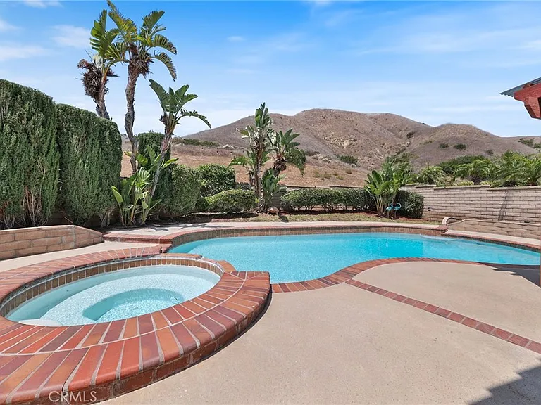 23205 Azela Cir — Photo 38