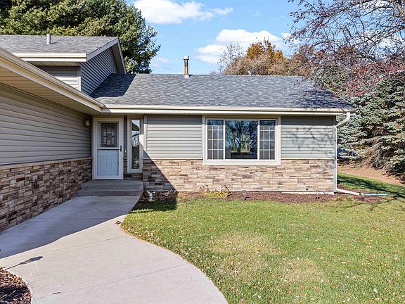 3rd image of 1149 Bears Paw Dr