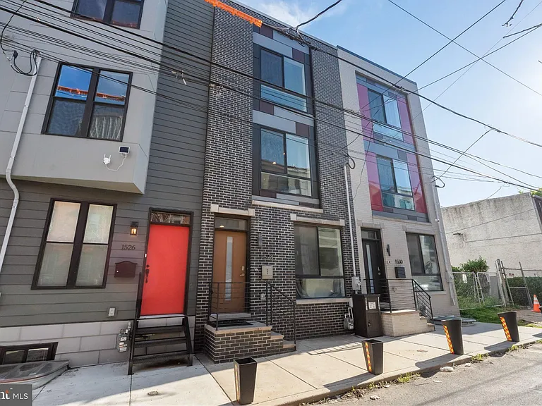 1528 W Seybert St — Photo 3