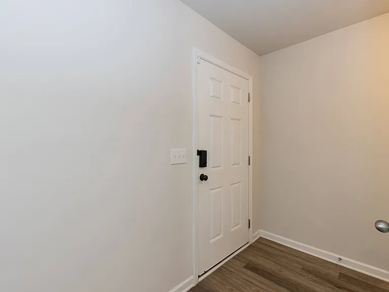 1108 Hugh St — Photo 10