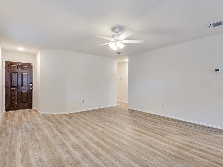 843 Ozark Path — Photo 11