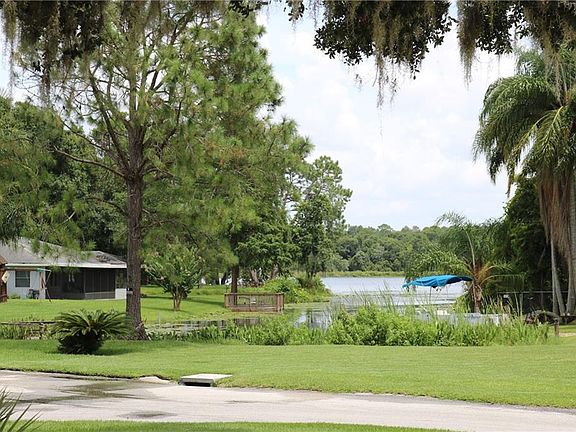 2nd image of 401 Cypress Cv