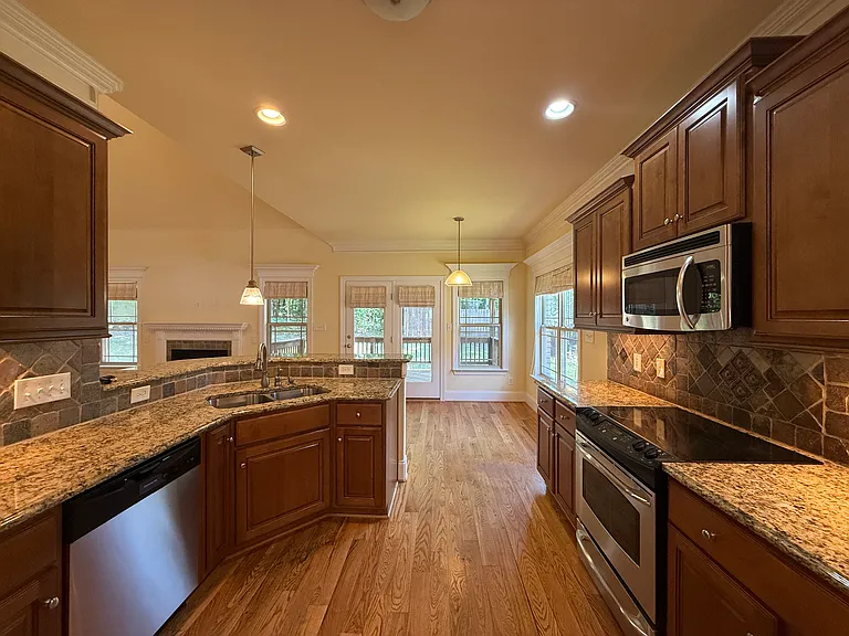 1340 Stonecroft Ct — Photo 3