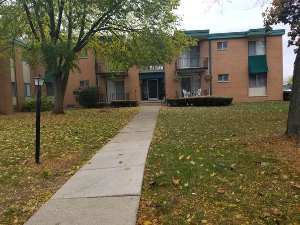 1820 Axtell St #6, Troy, MI 48084