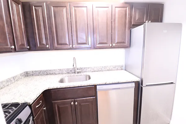 Rented by A&E Real Estate Management | media 10