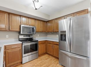 932 Westside Dr, Iowa City, IA 52246